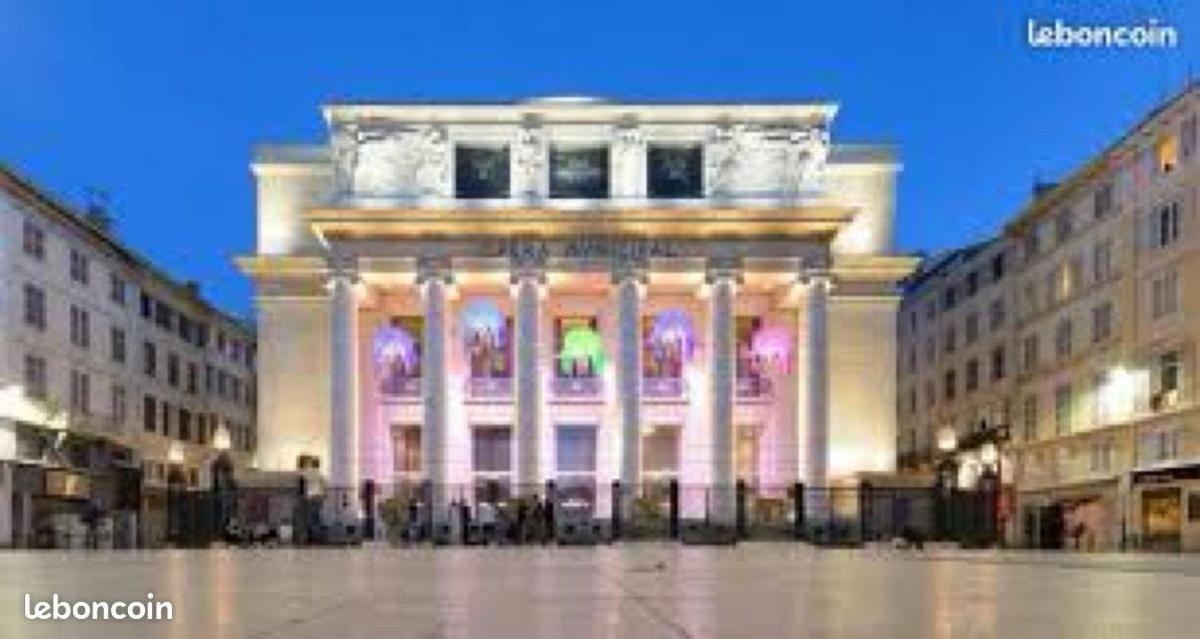 Studio 300 Vieux Port Opera Марсель Экстерьер фото